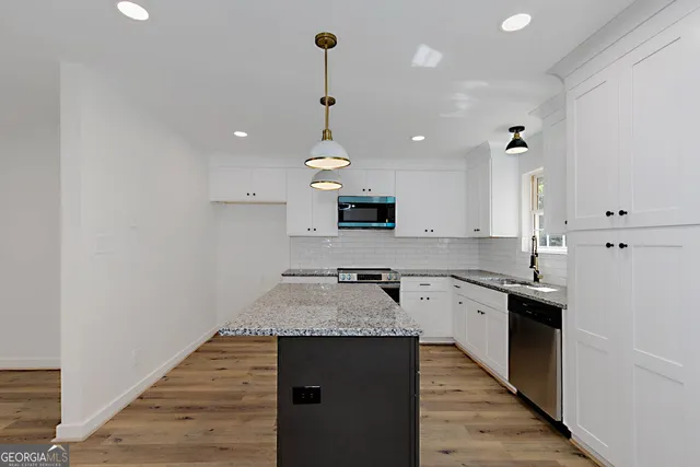 $399,999 | 392 Highway 74, Molena, GA 30258