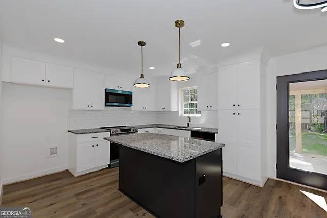 $399,999 | 392 Highway 74, Molena, GA 30258