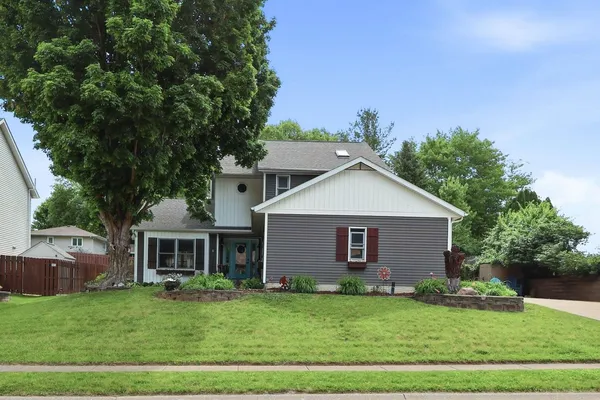 $439,900 | 4367 Winston Place, Bettendorf, IA 52722