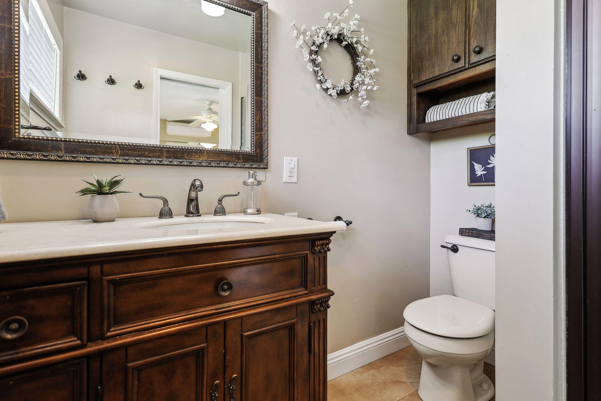 7057 Riata Drive Redding, CA 96002 - Photo 14 of 98 EnSuite Bathroom