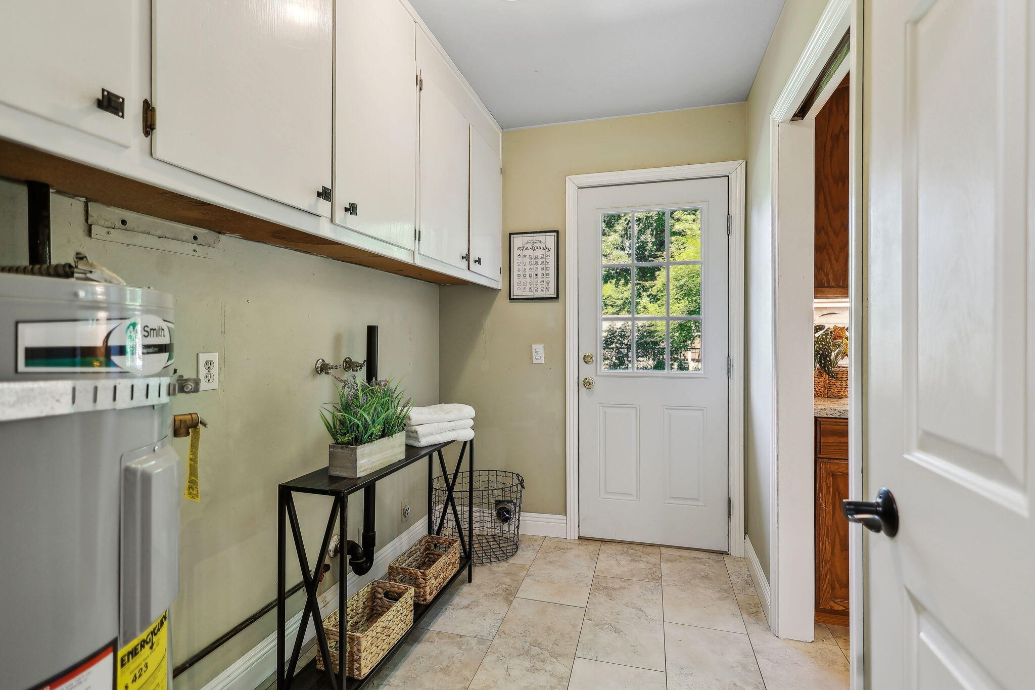 7057 Riata Drive Redding, CA 96002 - Photo 18 of 98 Laundry Room