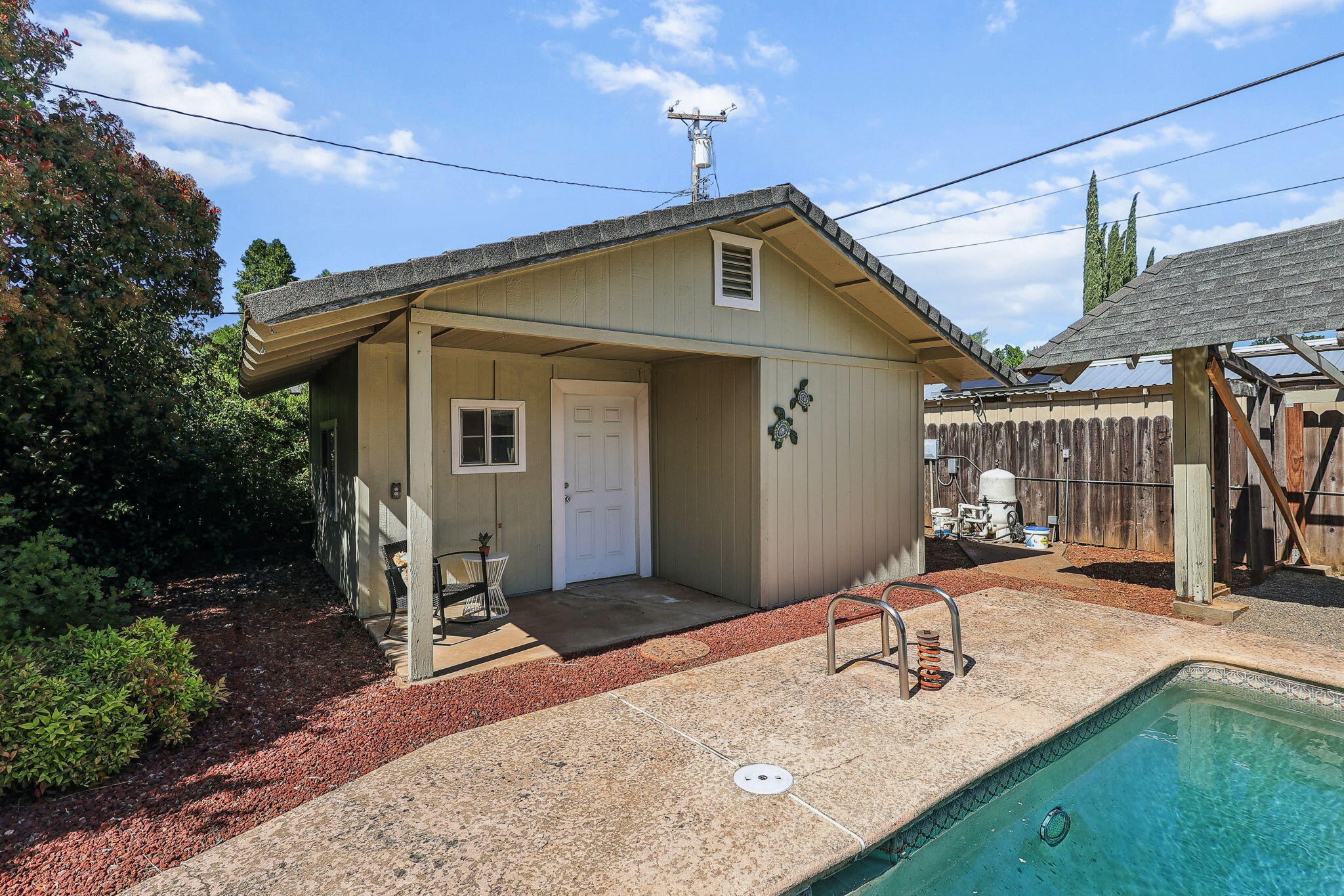 7057 Riata Drive Redding, CA 96002 - Photo 24 of 98 Poolhouse