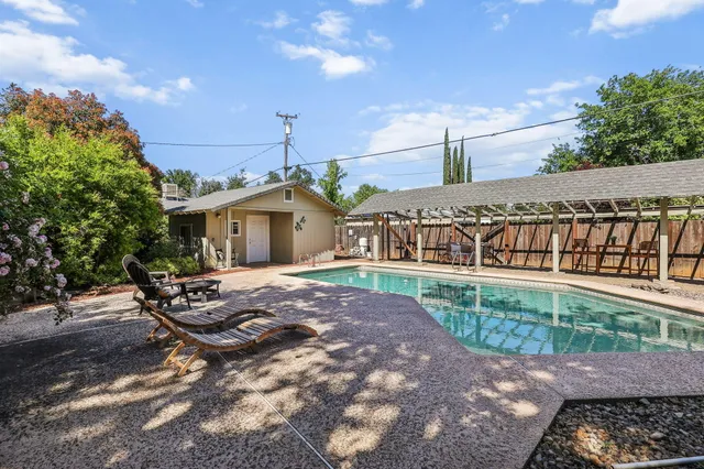 $555,000 | 7057 Riata Drive, Redding, CA 96002