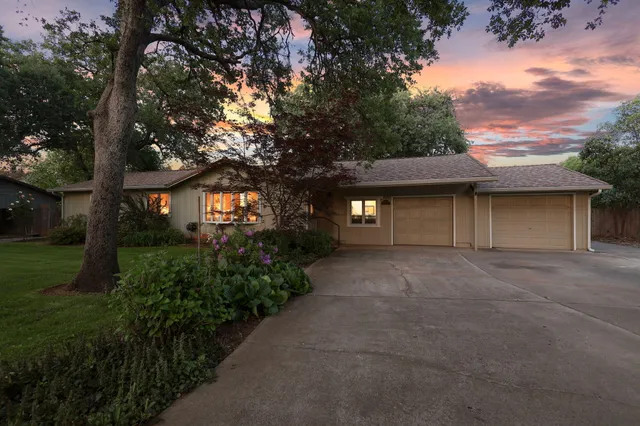 $555,000 | 7057 Riata Drive, Redding, CA 96002