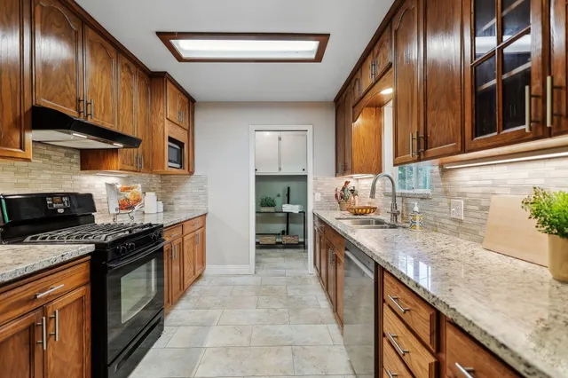 $555,000 | 7057 Riata Drive, Redding, CA 96002