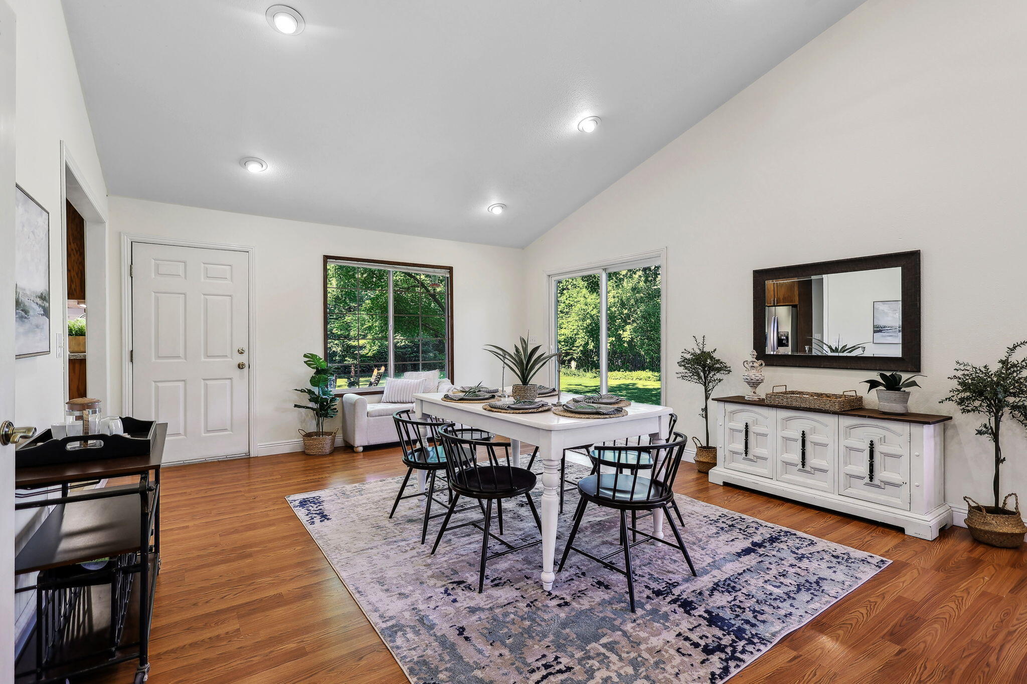 7057 Riata Drive Redding, CA 96002 - Photo 41 of 98 Dining Area