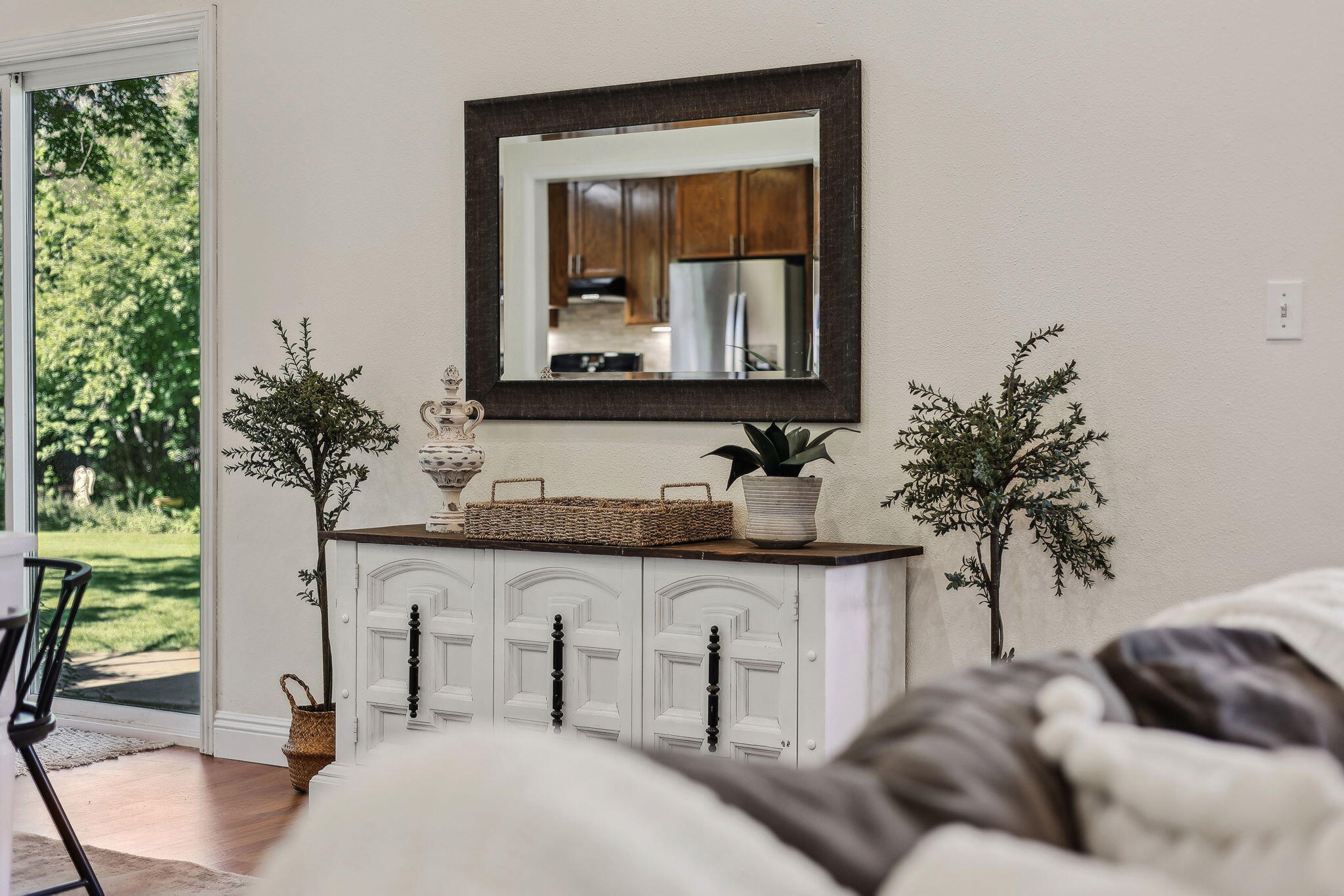 7057 Riata Drive Redding, CA 96002 - Photo 44 of 98 Enormous Family Room