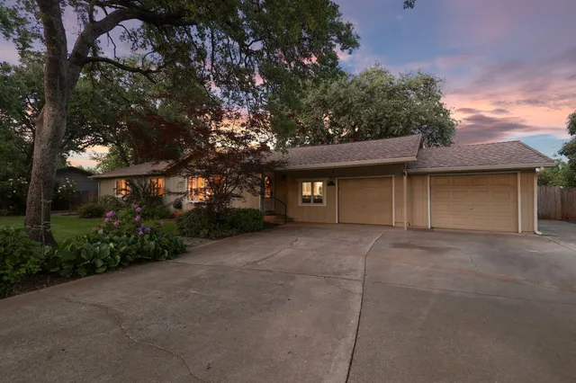 $555,000 | 7057 Riata Drive, Redding, CA 96002