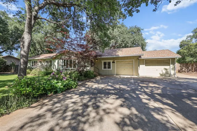 $555,000 | 7057 Riata Drive, Redding, CA 96002