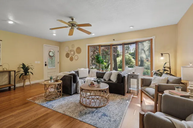 $555,000 | 7057 Riata Drive, Redding, CA 96002