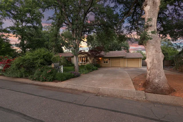 $555,000 | 7057 Riata Drive, Redding, CA 96002