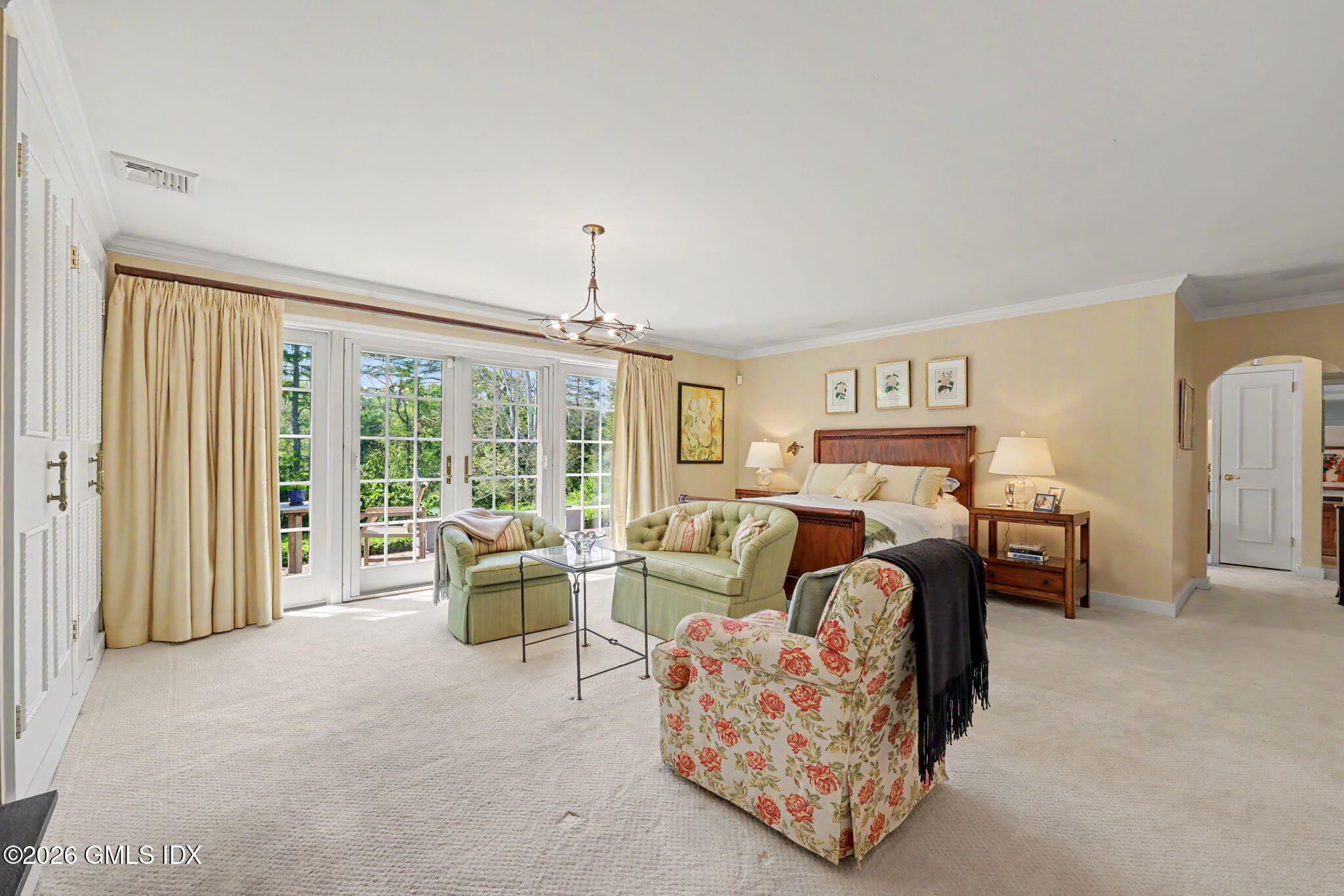 208 Bedford Road Greenwich, CT 06831 - Photo 11 of 26 208 Bedford Primary 2