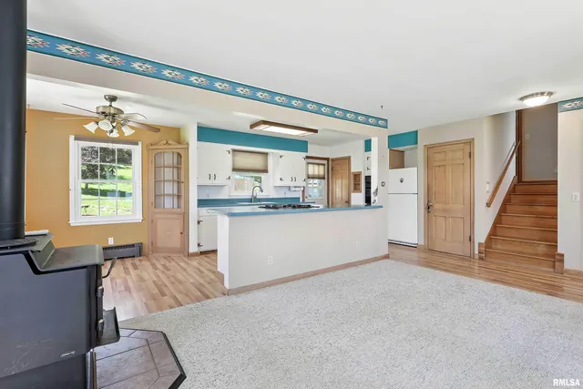 $345,000 | 1128 North Cody Road, Le Claire, IA 52753