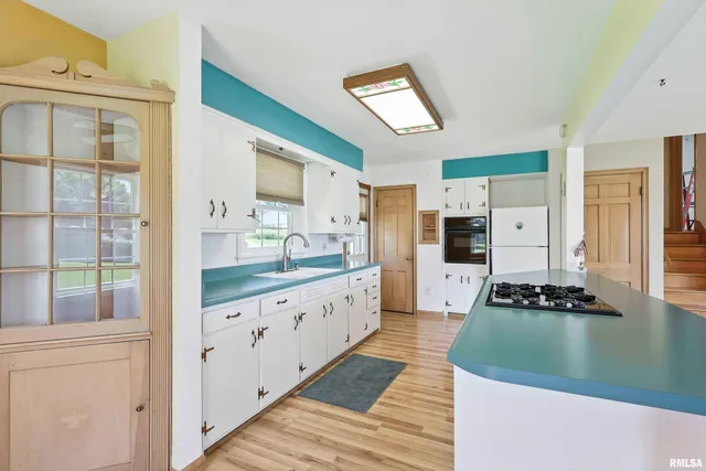 $345,000 | 1128 North Cody Road, Le Claire, IA 52753