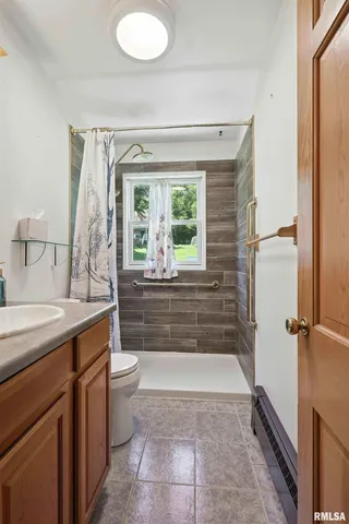 $345,000 | 1128 North Cody Road, Le Claire, IA 52753