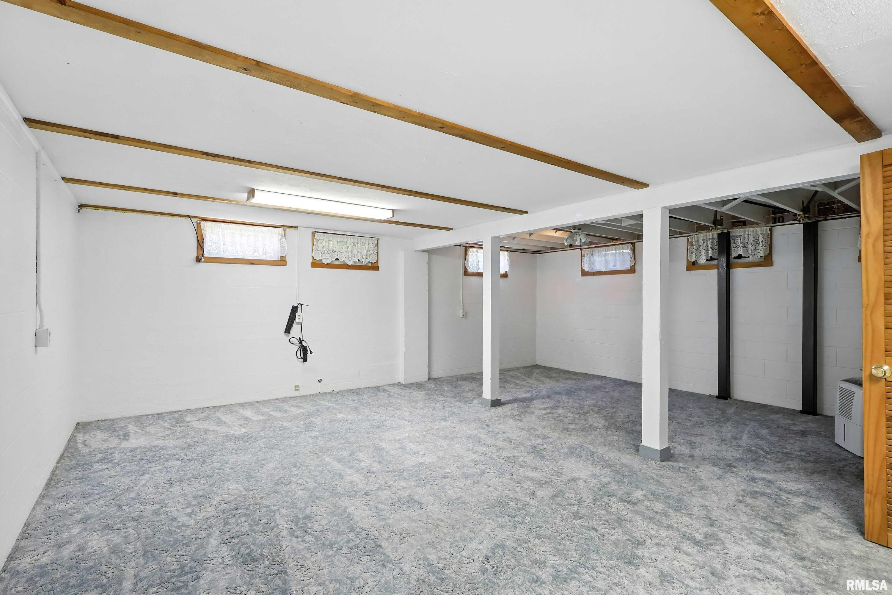 1128 North Cody Road Le Claire, IA 52753 - Photo 31 of 45