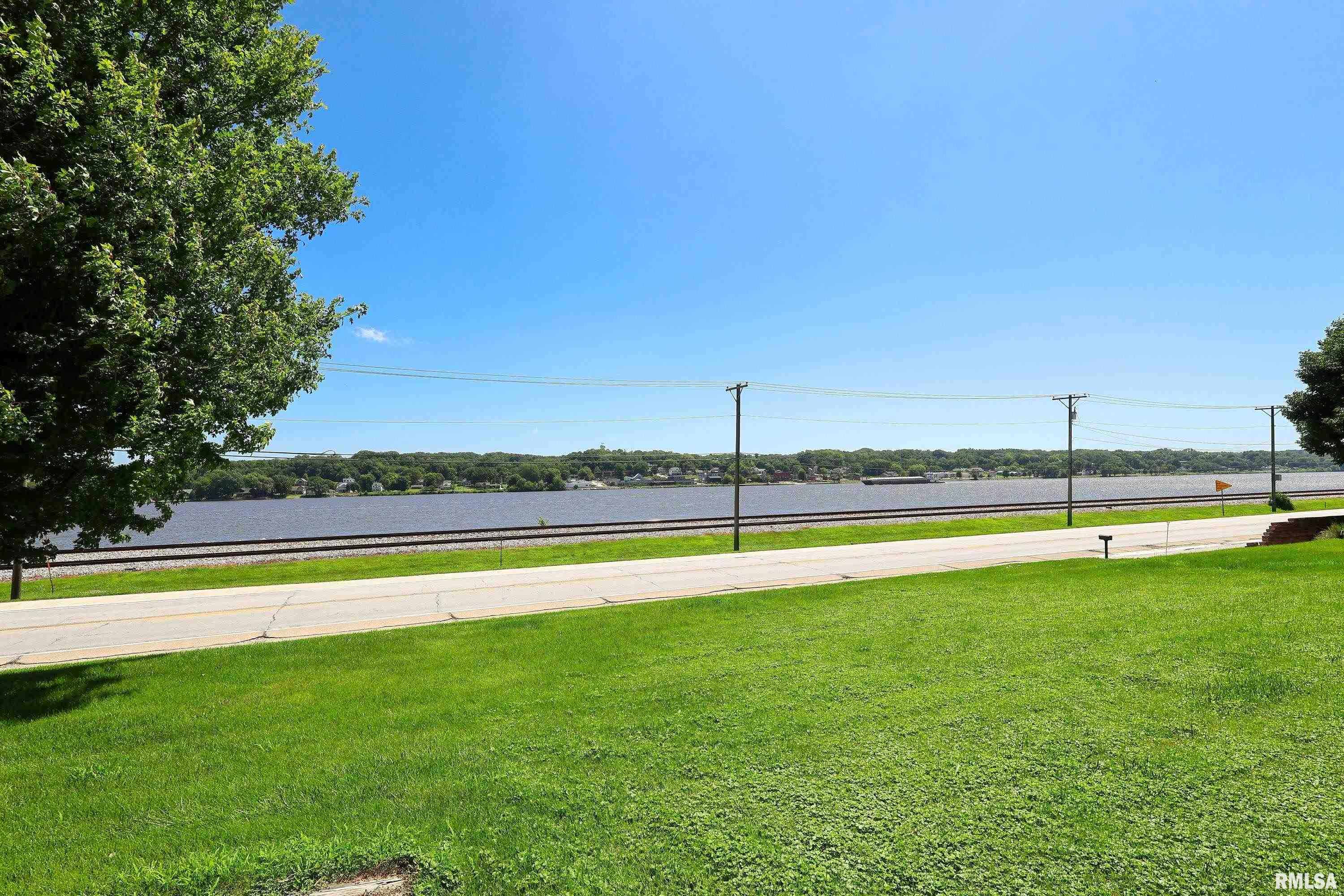 1128 North Cody Road Le Claire, IA 52753 - Photo 39 of 45