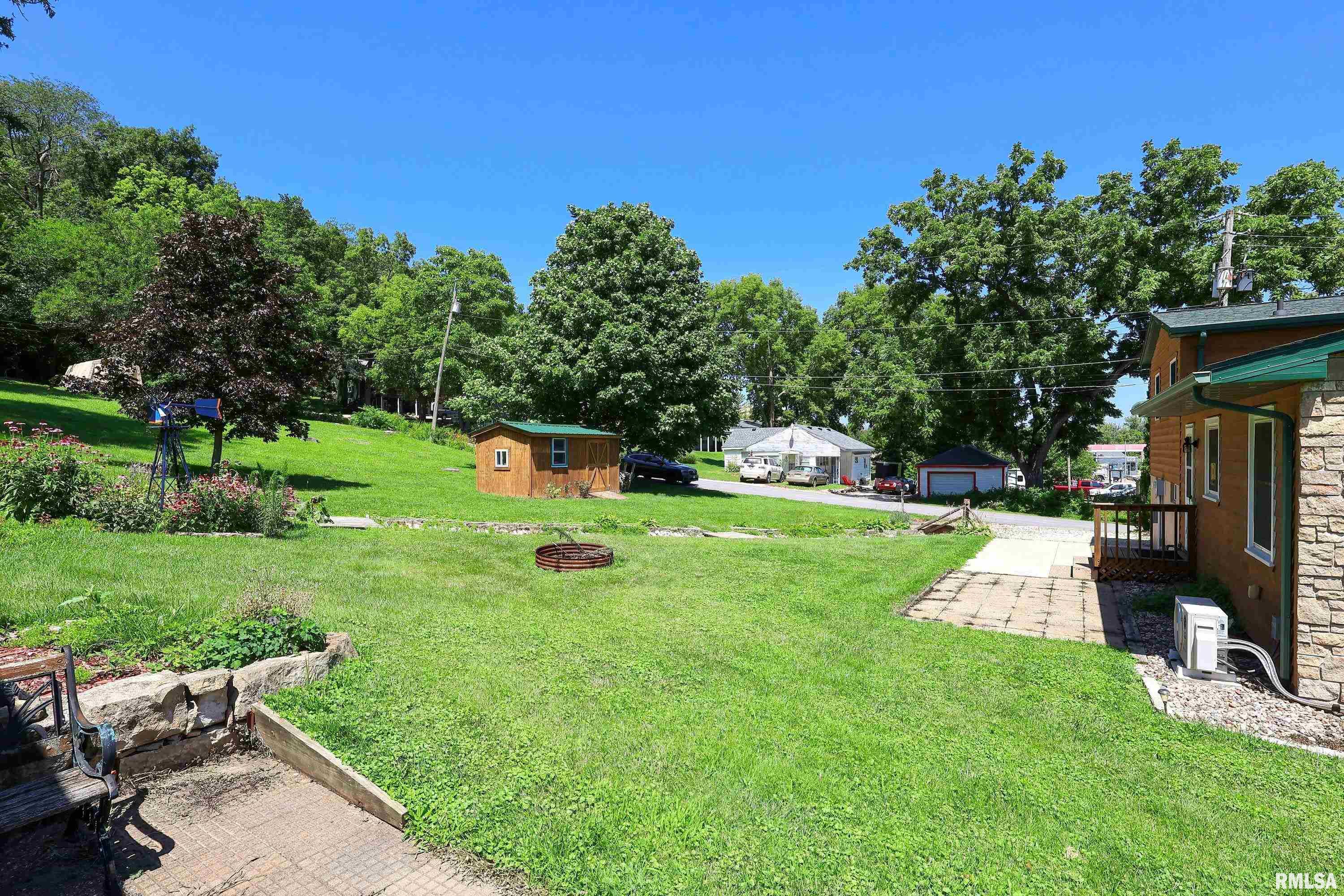 1128 North Cody Road Le Claire, IA 52753 - Photo 43 of 45