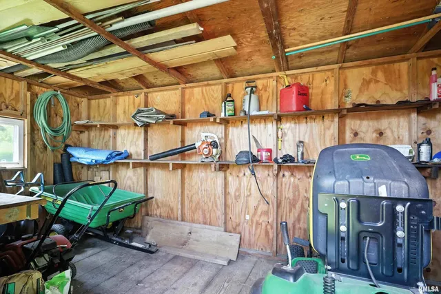 $345,000 | 1128 North Cody Road, Le Claire, IA 52753