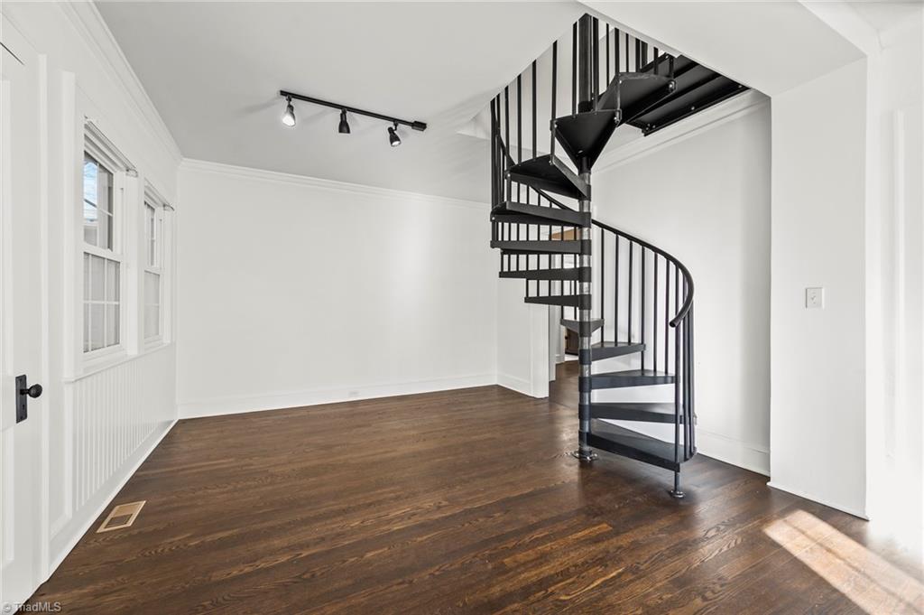 1007 North Rotary Drive High Point, NC 27262 - Photo 15 of 47