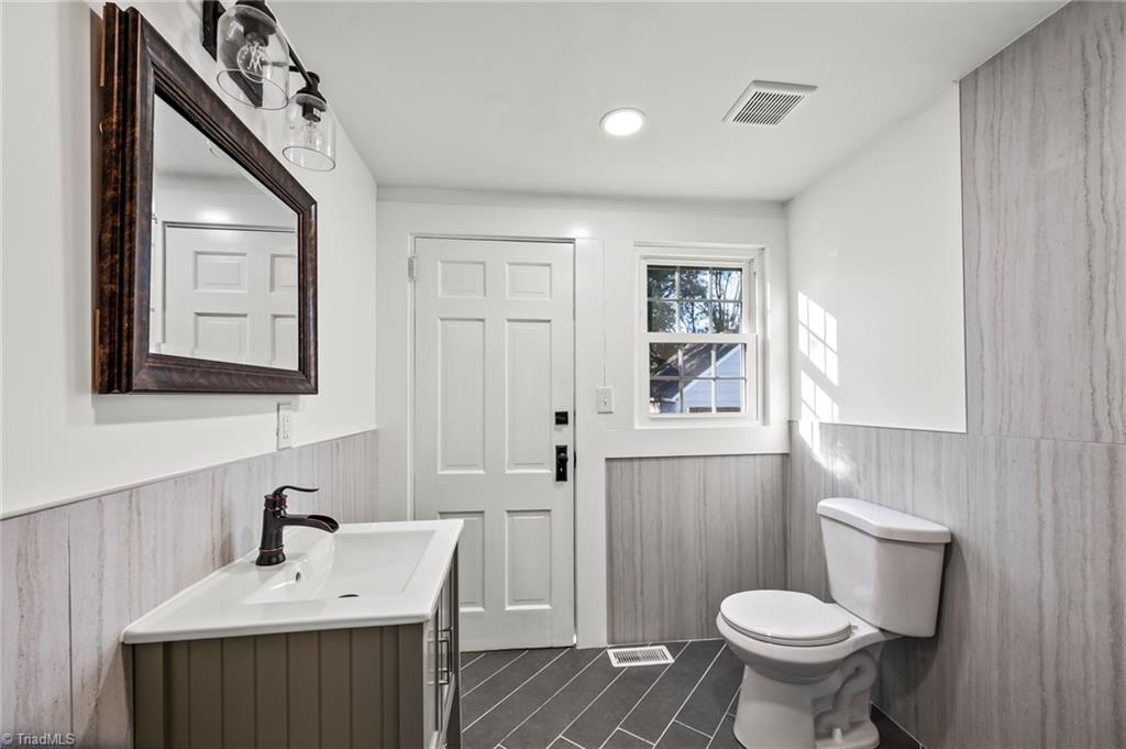 1007 North Rotary Drive High Point, NC 27262 - Photo 34 of 47