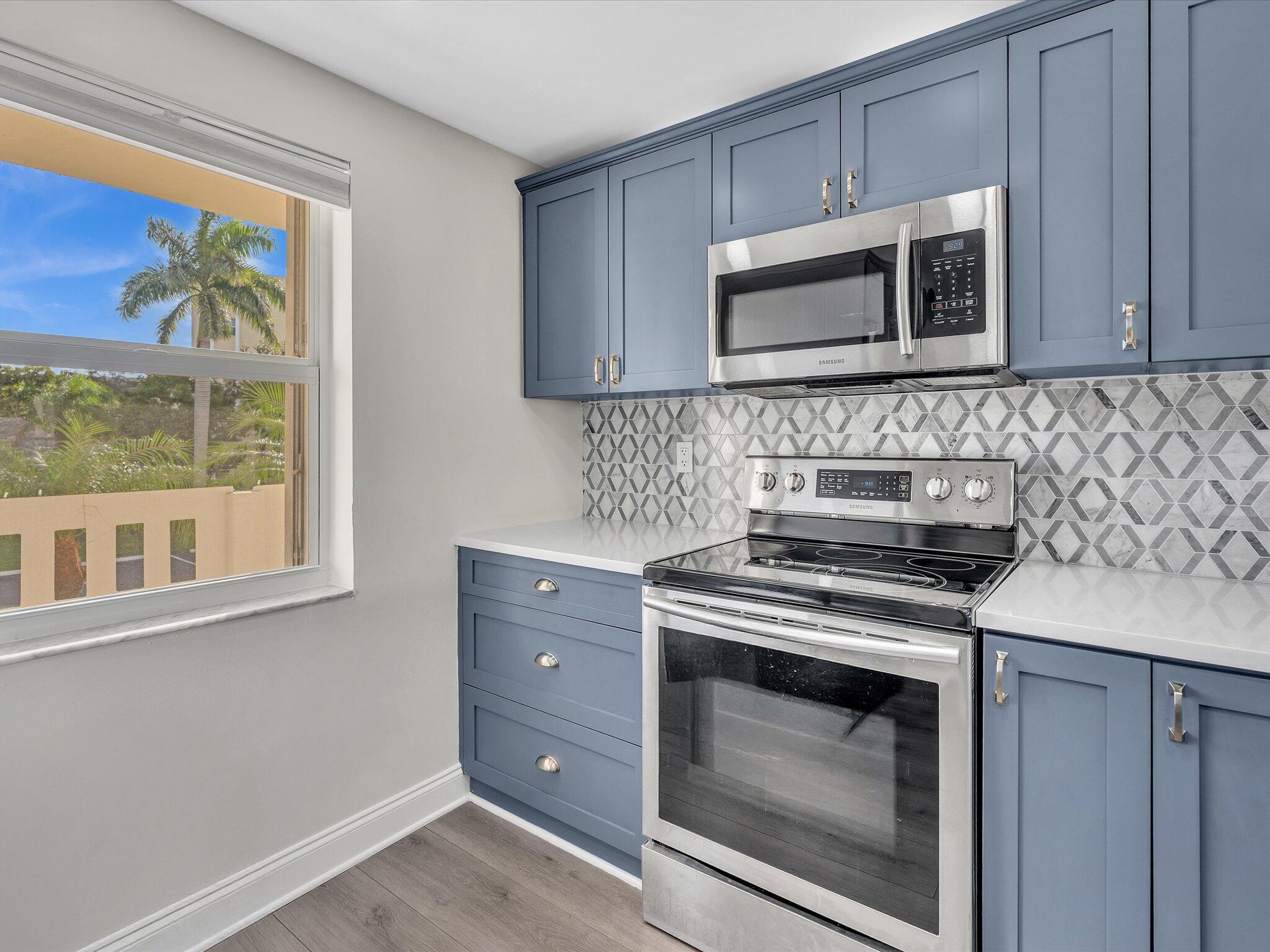 321 Southeast 3rd Street, Unit 208 Dania Beach, FL 33004 - Photo 7 of 55 08-FPP00071