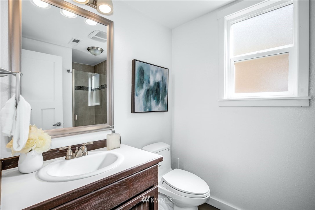 742 North 75th Street Seattle, WA 98103 - Photo 14 of 36