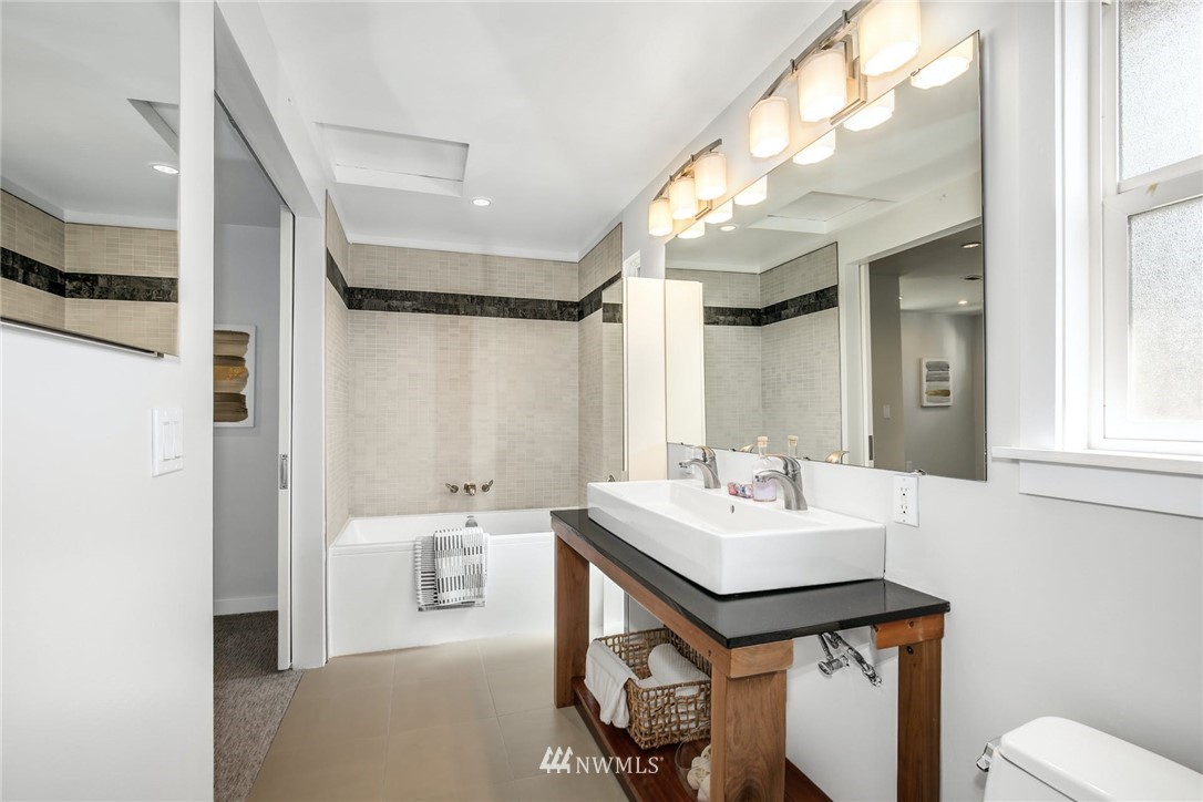 742 North 75th Street Seattle, WA 98103 - Photo 29 of 36