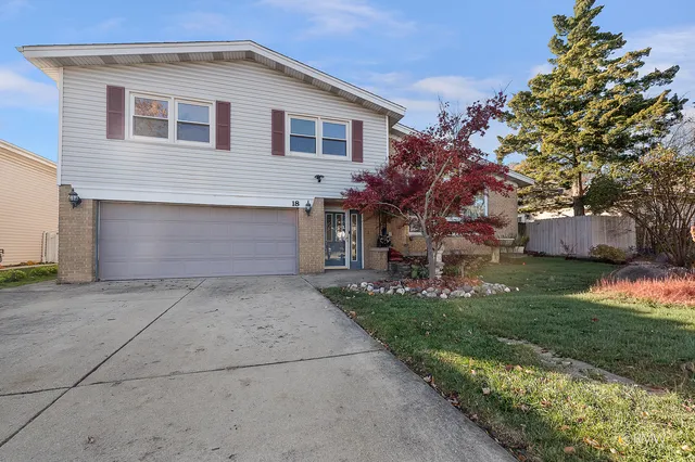 $419,000 | 18 South Vista Avenue, Addison, IL 60101
