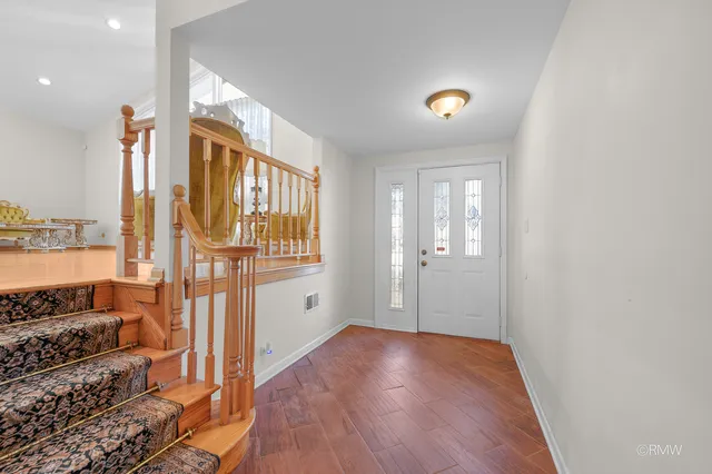 $419,000 | 18 South Vista Avenue, Addison, IL 60101