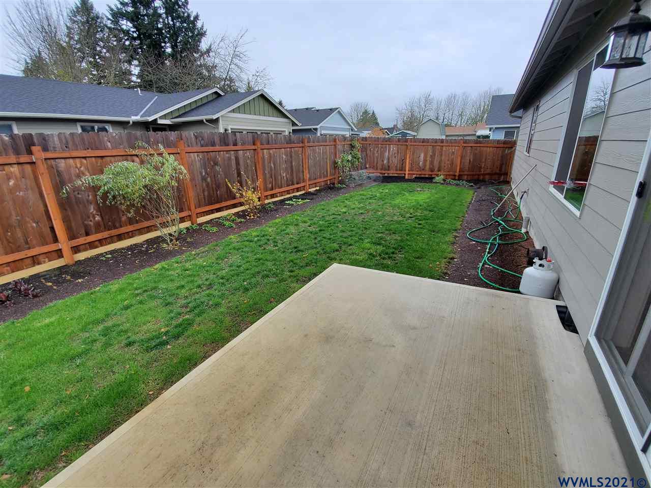 997 Walker Road Lebanon, OR 97355 - Photo 17 of 19
