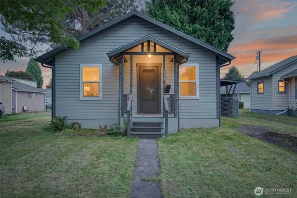 $284,900 | 1035 16th Avenue, Longview, WA 98632