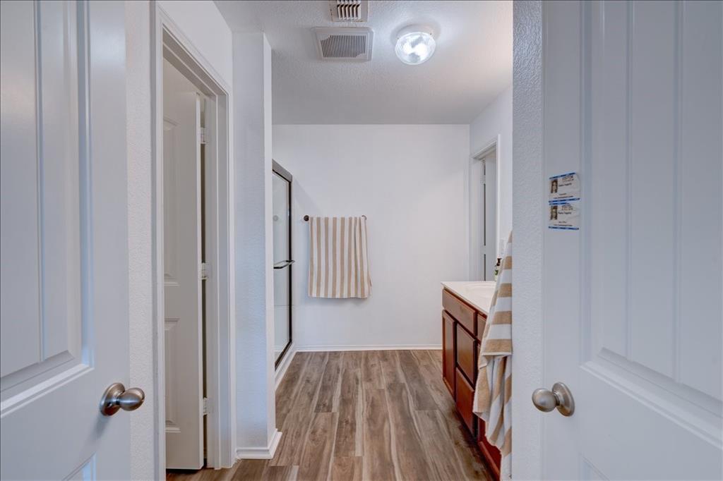 6233 Skysail Road Fort Worth, TX 76179 - Photo 18 of 30 a view of a hallway