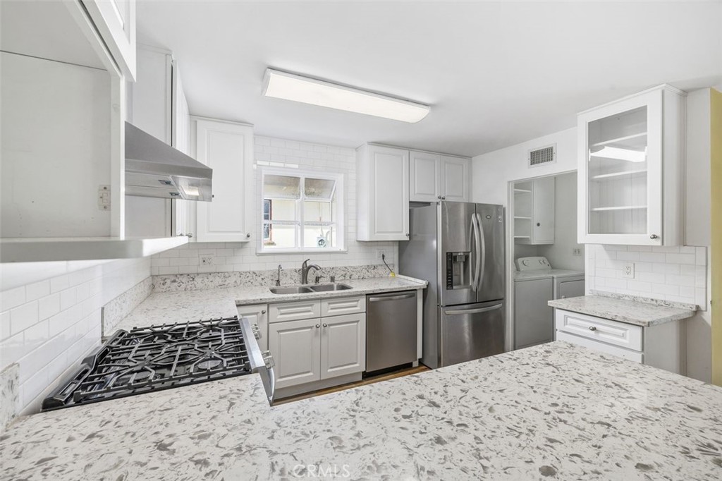 20159 Londelius Street Winnetka, CA 91306 - Photo 13 of 28