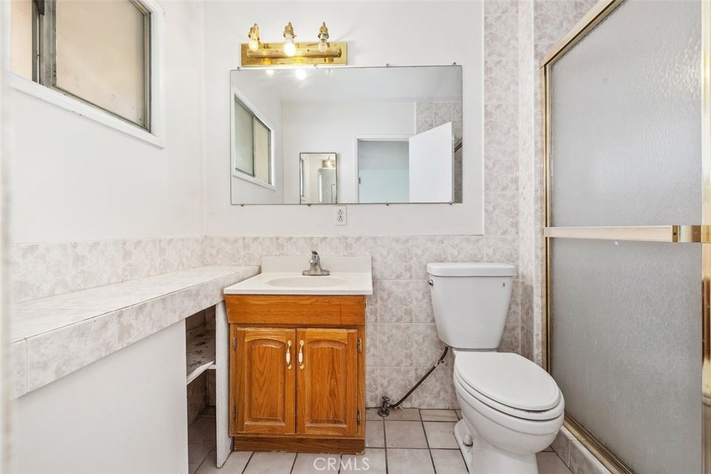 20159 Londelius Street Winnetka, CA 91306 - Photo 18 of 28