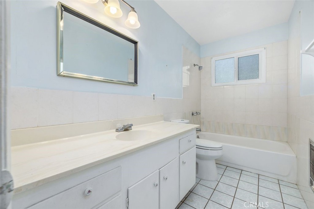 20159 Londelius Street Winnetka, CA 91306 - Photo 25 of 28