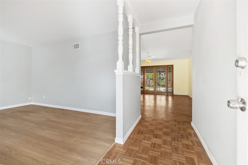 20159 Londelius Street Winnetka, CA 91306 - Photo 3 of 28