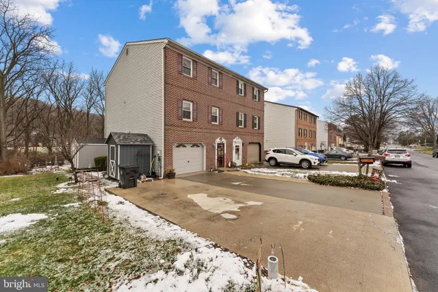 $335,000 | 826 East Wayne Avenue, Allentown, PA 18103