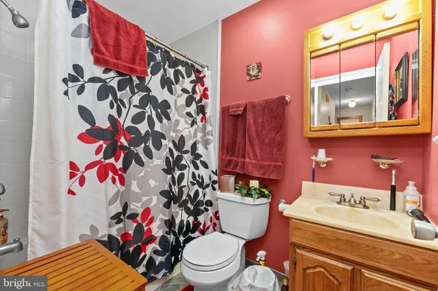 $335,000 | 826 East Wayne Avenue, Allentown, PA 18103