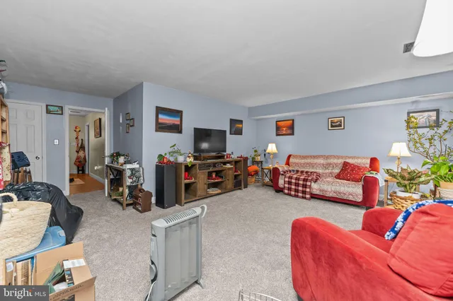 $335,000 | 826 East Wayne Avenue, Allentown, PA 18103