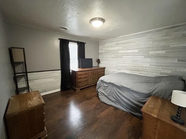 $125,000 | 1900 22nd Drive Southwest, Austin, MN 55912