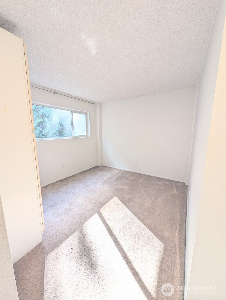 1156 Alki Avenue Southwest, Unit 201 Seattle, WA 98116 - Photo 17 of 40