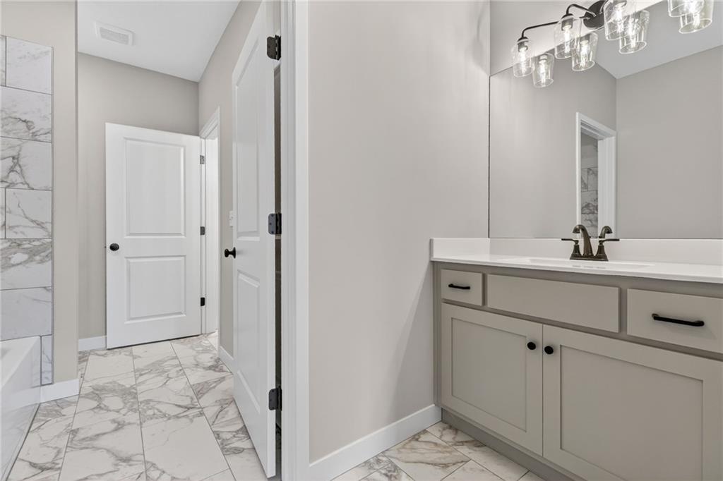 4867 Northwest Vicolo Dellamore Way Riverside, MO 64150 - Photo 40 of 49