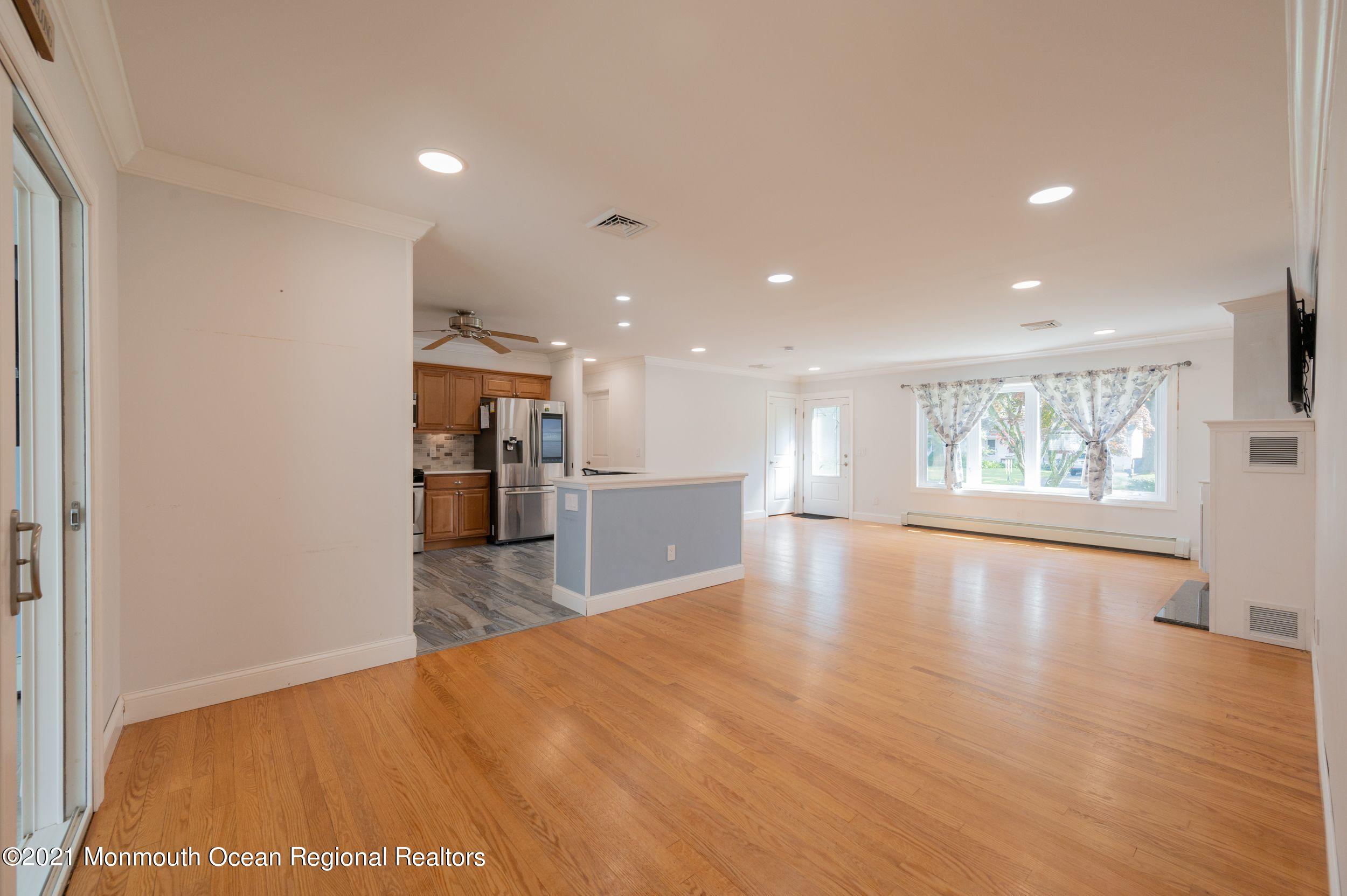 310 Eastham Road Point Pleasant, NJ 08742 - Photo 13 of 22 310easthamDIN2
