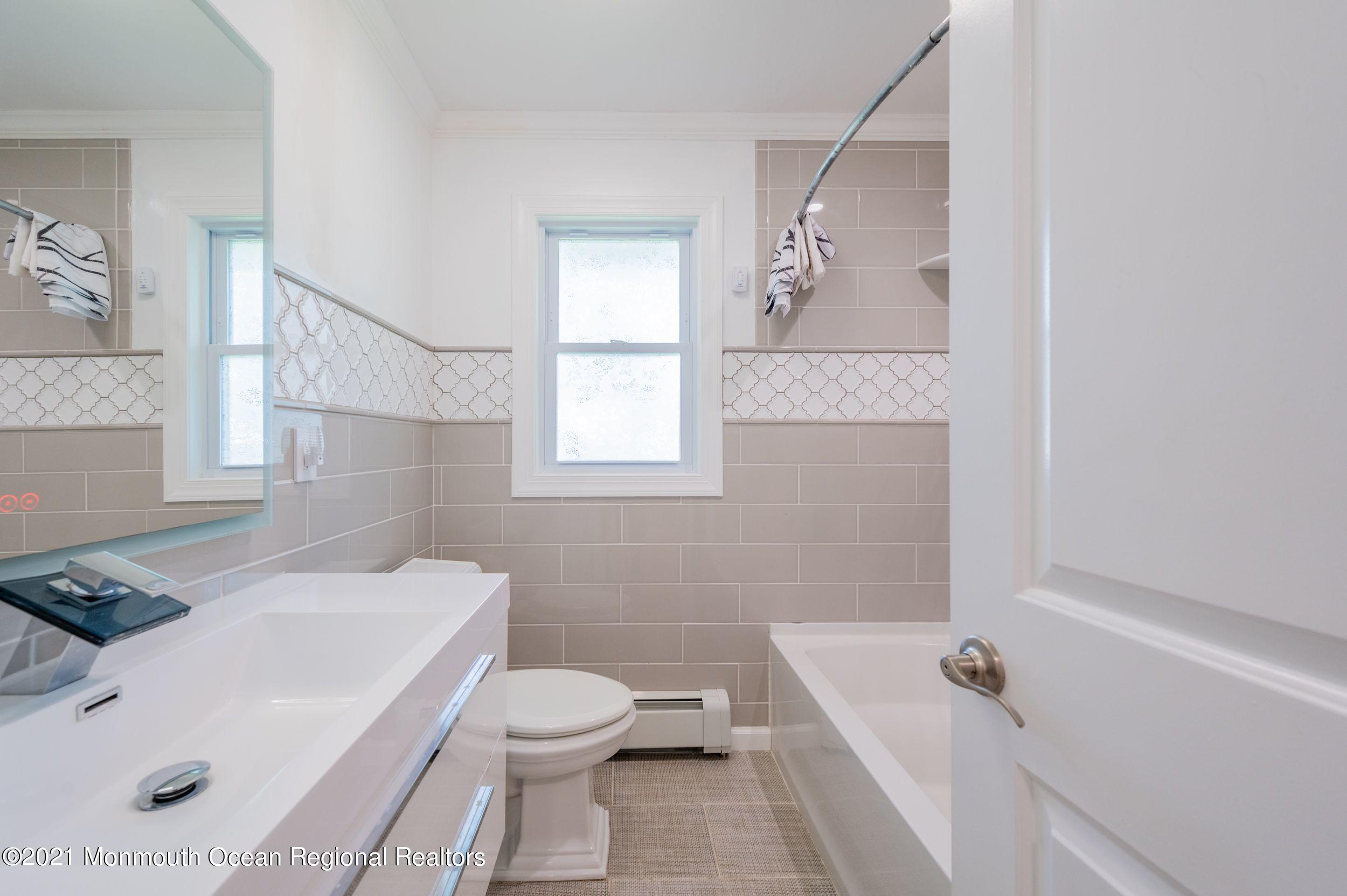 310 Eastham Road Point Pleasant, NJ 08742 - Photo 19 of 22 310easthamBATH
