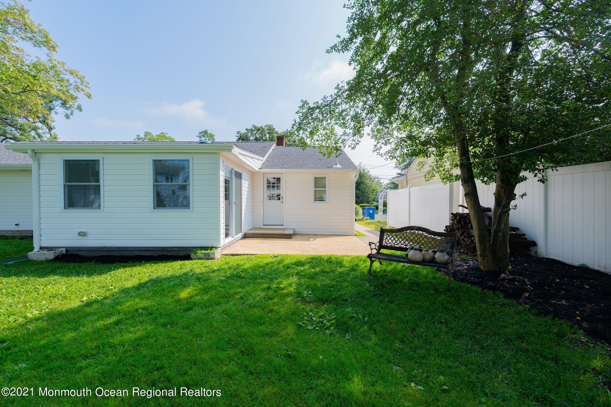 310 Eastham Road Point Pleasant, NJ 08742 - Photo 4 of 22 310easthamPATIO