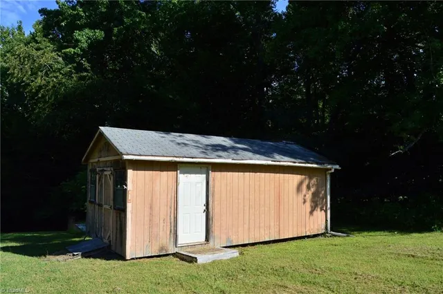 $175,000 | 183 East Aiken Road, Eden, NC 27288
