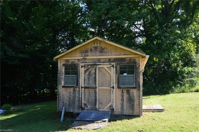 $175,000 | 183 East Aiken Road, Eden, NC 27288