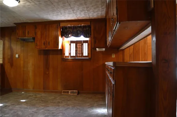 $175,000 | 183 East Aiken Road, Eden, NC 27288