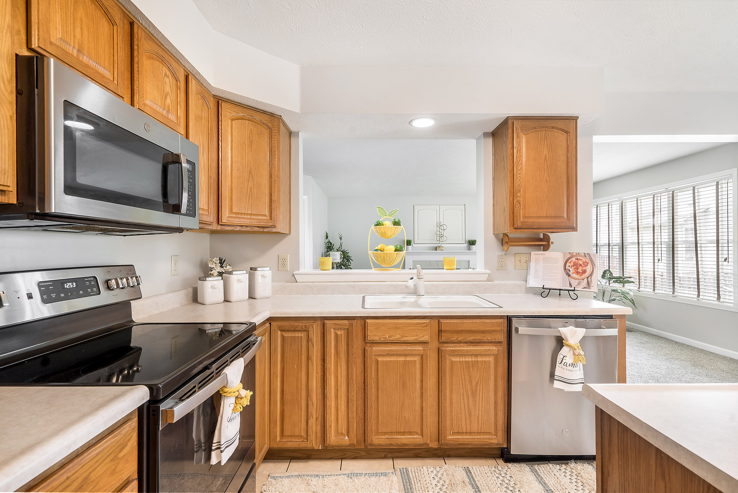 2424 Inishmore Court Indianapolis, IN 46214 - Photo 13 of 47